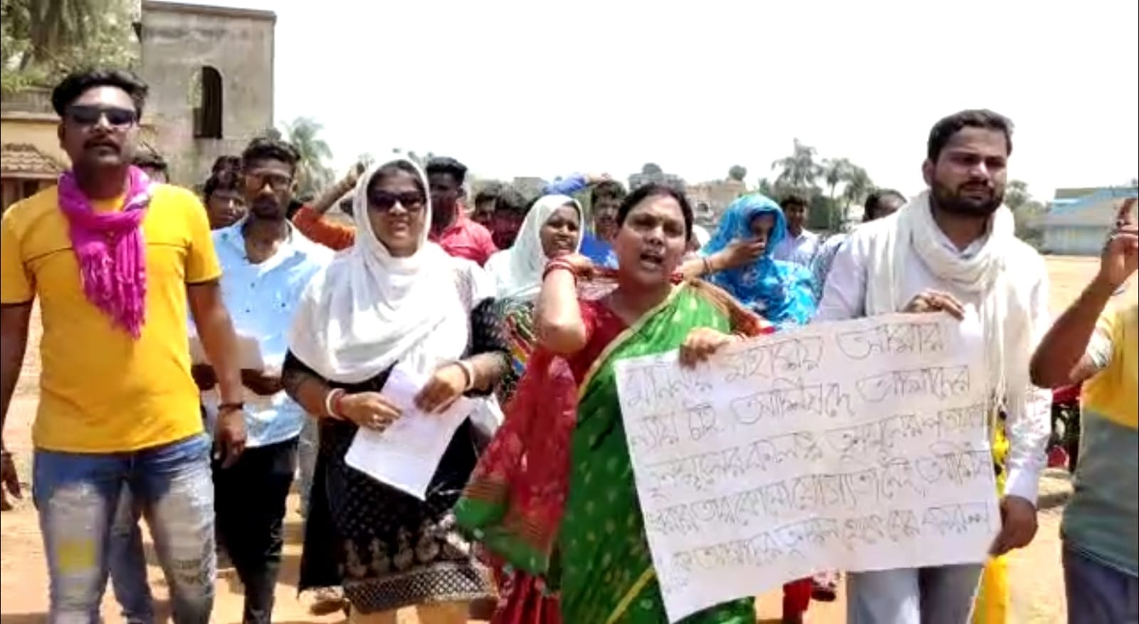 অভিষেক ব্যানার্জি ছদ্দবেশী পিয়াংকা গোস্বামী কে কোথা দিয়ে কোথা রাখলেন না বাঁকুড়ায়,