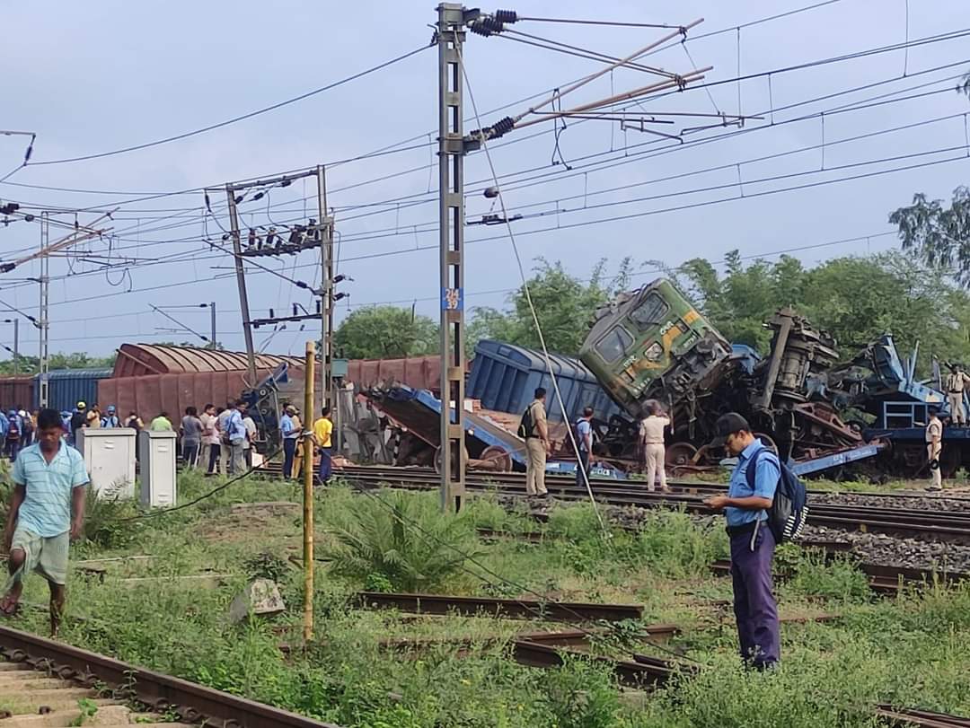 সাতসকালে ভয়াবহ ট্রেন দুর্ঘটনা বাঁকুড়ার ওন্দায়
