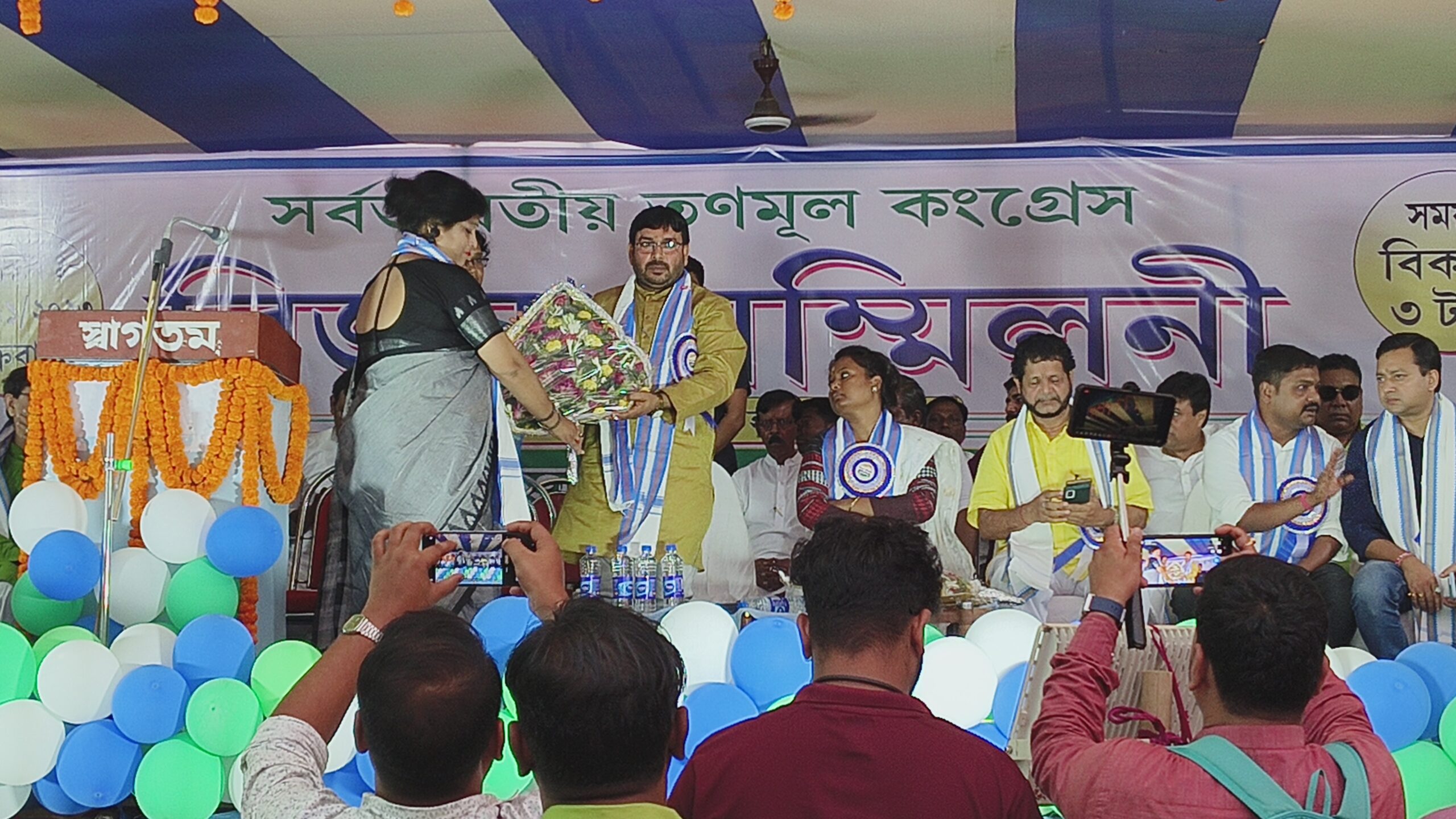 কতুলপুরে বিজেপির পাল্টা বিজয়া সম্মেলনী অনুষ্ঠান তৃণমূলের, বিজেপির বিধায়কের হাত ধরে যোগদান তৃণমূলে।