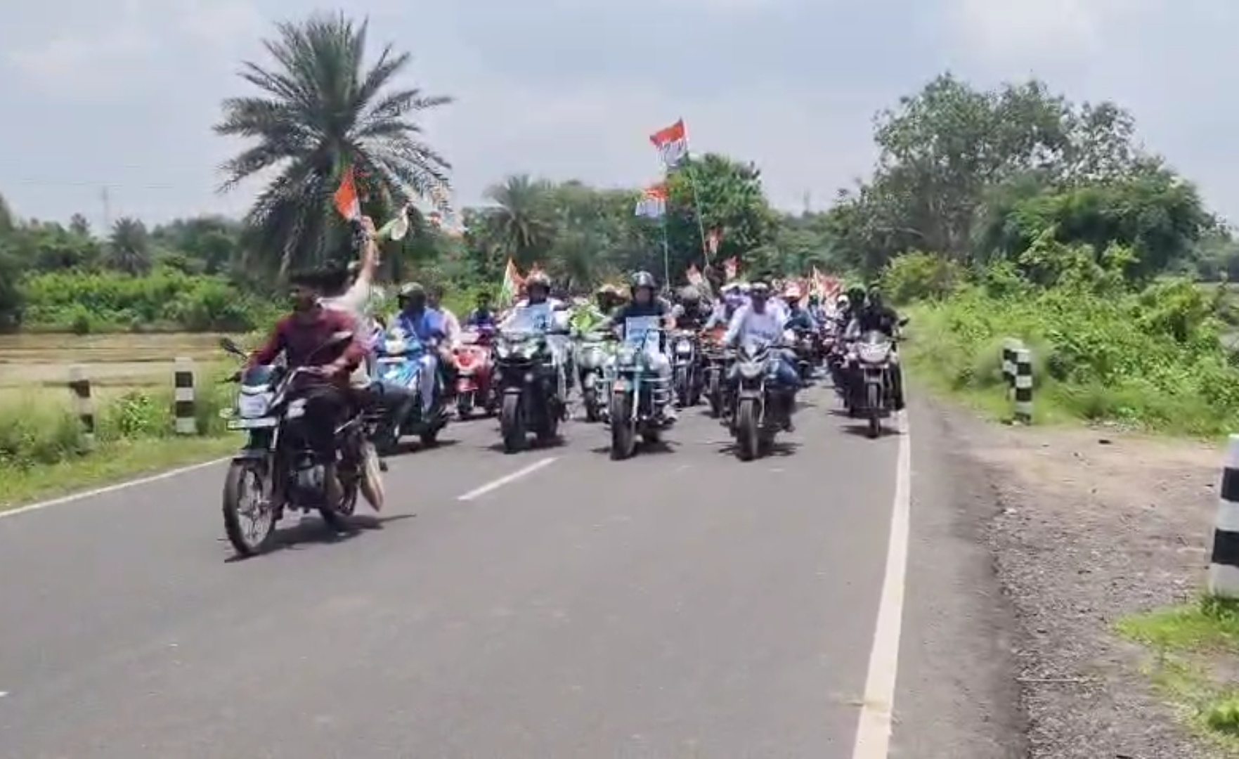 তৃণমূলের বাইক র‍্যালির ভয়ে ঘরে ঢুকে গেল বিরোধীরা, কোথায় এমন ঘটনা ঘটল,দেখুন বিস্তারিত।