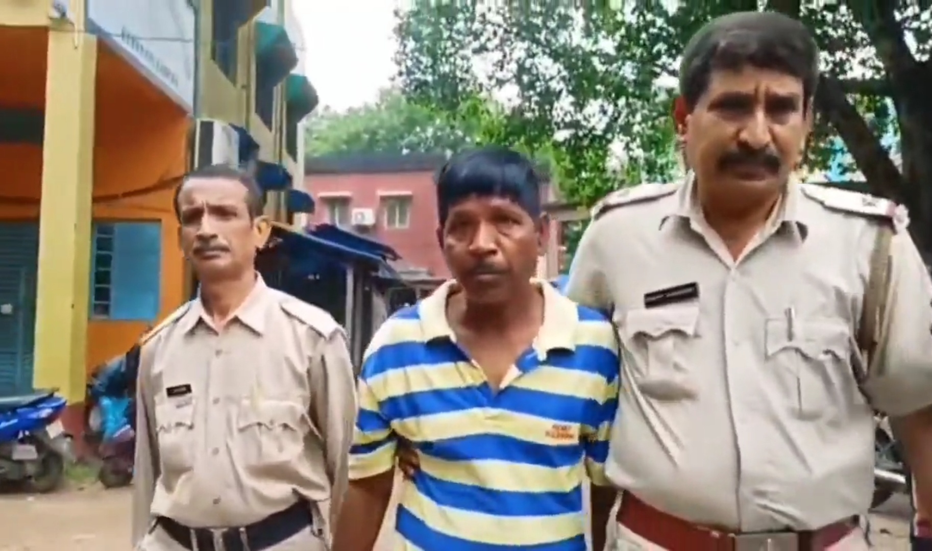 ধর্ষণের অভিযোগে গ্রেপ্তার হওয়া আসামির সাজা ঘোষণা করলো বাঁকুড়া জেলা আদালত, কুড়ি বছরের কারাদণ্ড ও ১০ হাজার টাকা জরিমানা।