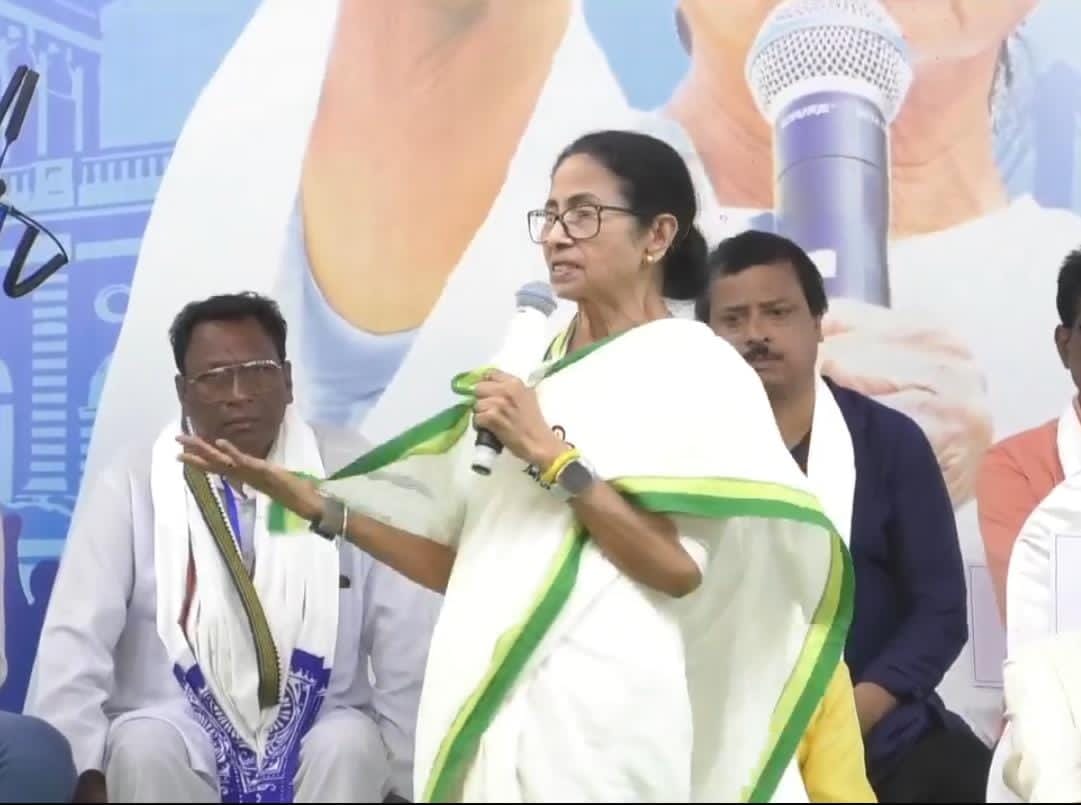 মুখ্যমন্ত্রীর বক্তব্যে তোলপাড় বাংলা, বাংলার প্রকল্প টুকলি করছে বিজেপি।